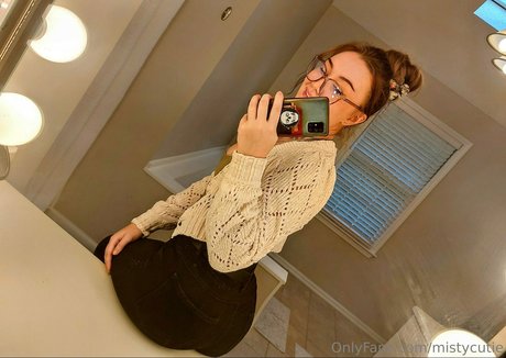 Foto desnuda filtrada de OnlyFans de Mistycutie
