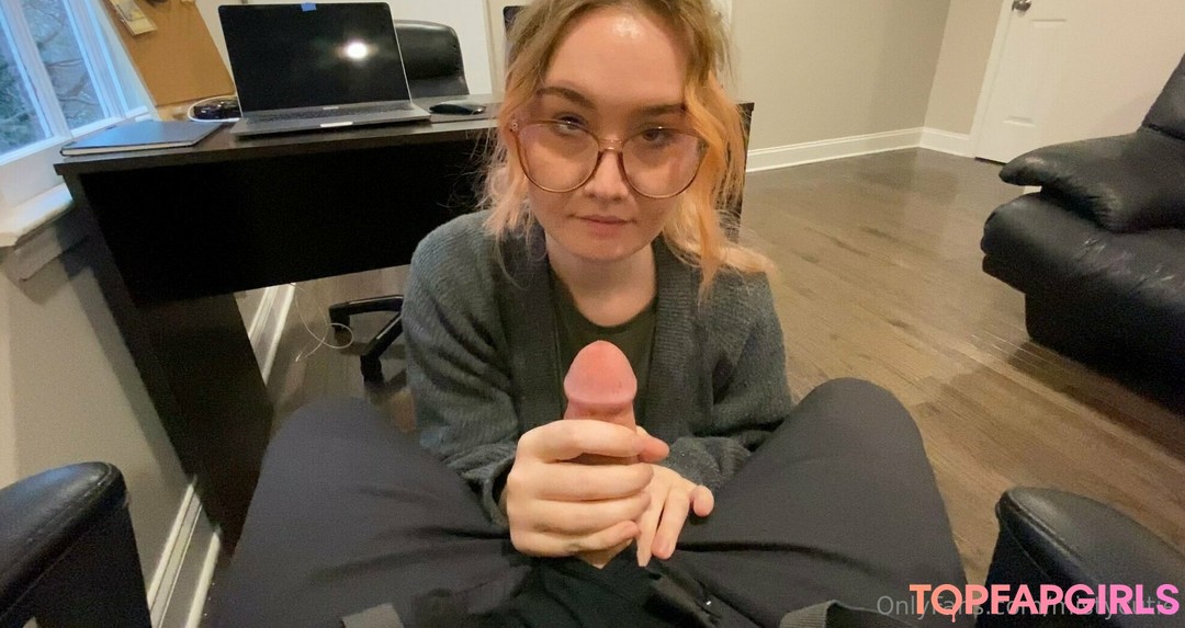 Foto desnuda filtrada de OnlyFans de Mistycutie #89 Foto desnuda filtrada de OnlyFans de Mistycutie #89