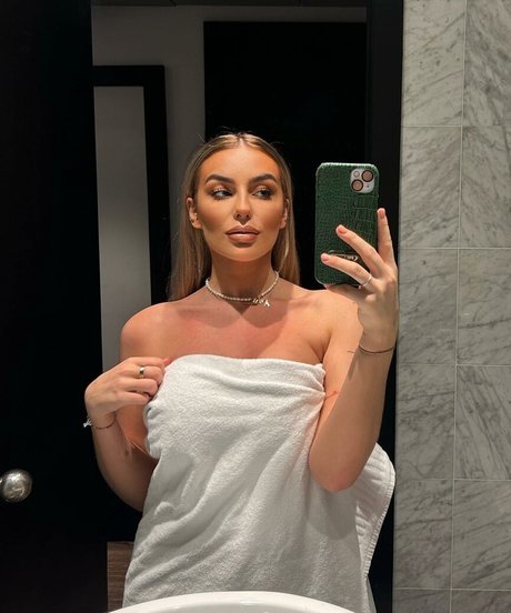 Foto desnuda filtrada de OnlyFans de Danielle Tilly Wright