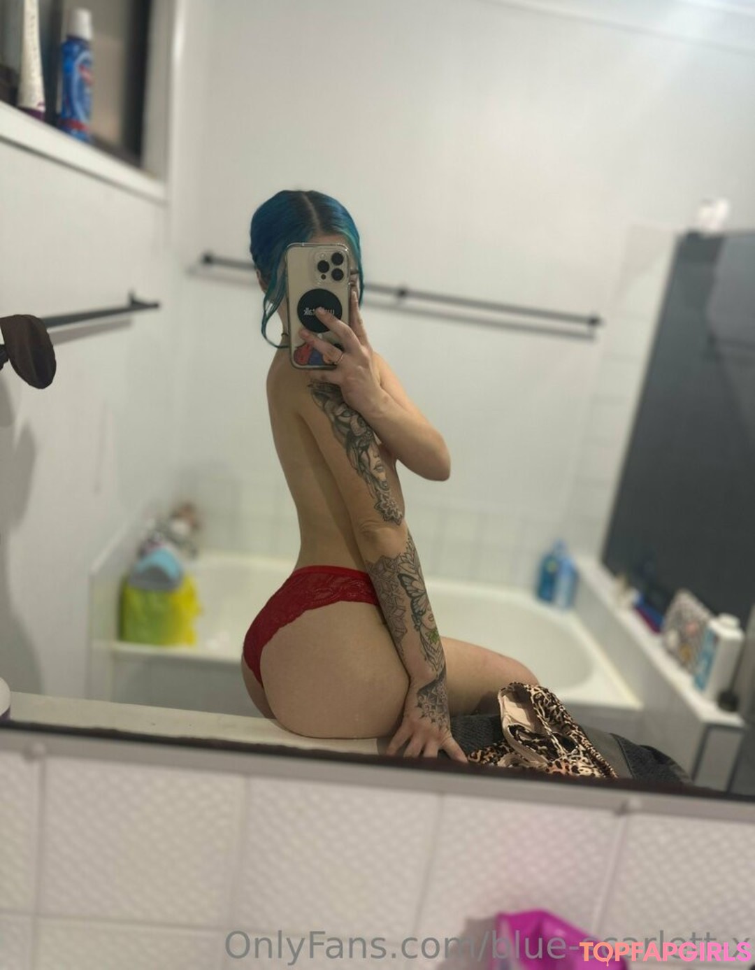 Foto desnuda filtrada de OnlyFans de Bluescarlettx #34 Foto desnuda filtrada de OnlyFans de Bluescarlettx #34