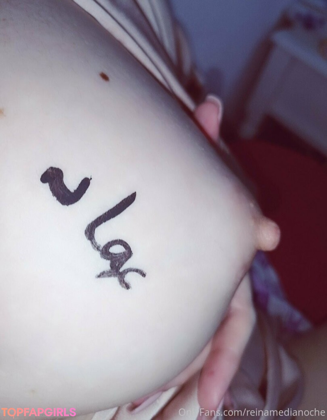 Foto desnuda filtrada de OnlyFans de Feetvampire #403 Foto desnuda filtrada de OnlyFans de Feetvampire #403