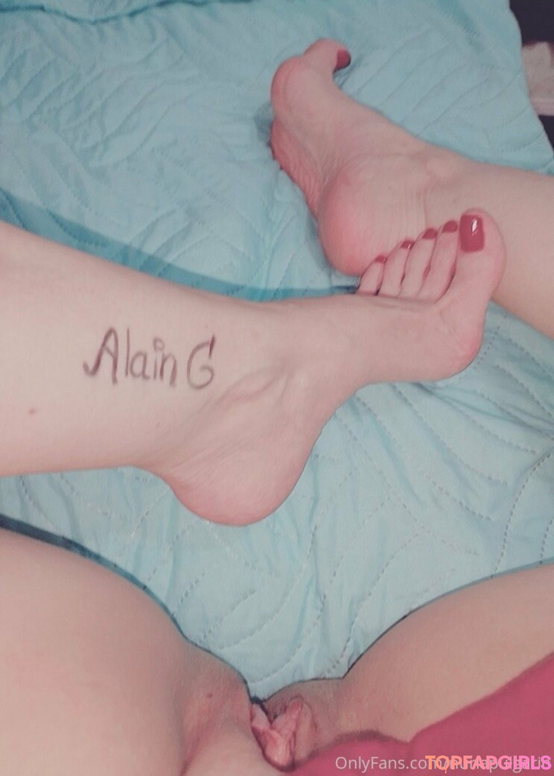 Foto desnuda filtrada de OnlyFans de Feetvampire #543 Foto desnuda filtrada de OnlyFans de Feetvampire #543