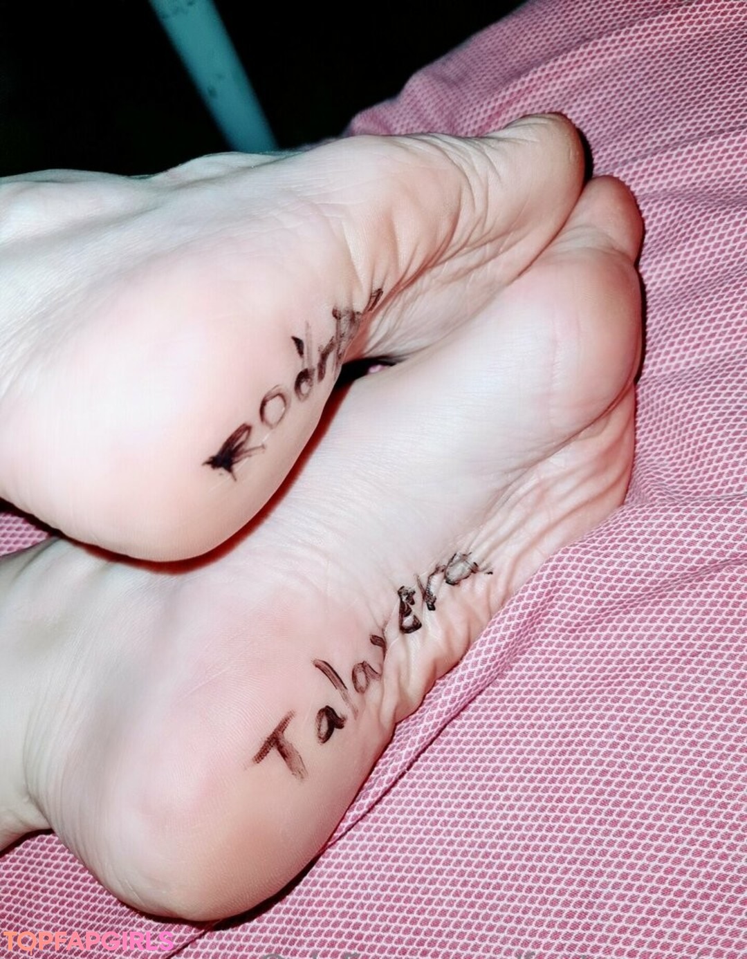 Foto desnuda filtrada de OnlyFans de Feetvampire #586 Foto desnuda filtrada de OnlyFans de Feetvampire #586