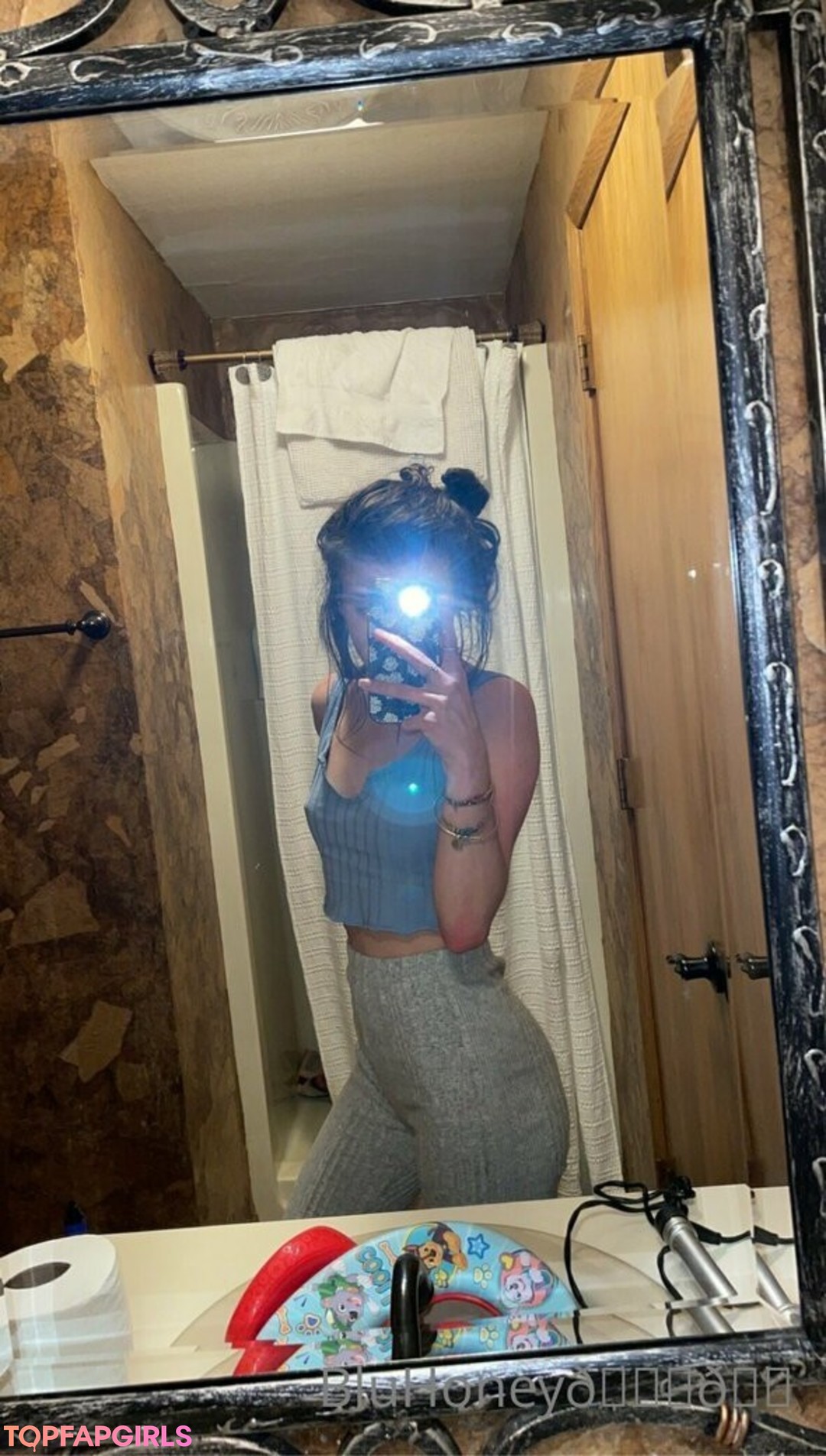 Foto desnuda filtrada de OnlyFans de Blufire999 #27 Foto desnuda filtrada de OnlyFans de Blufire999 #27