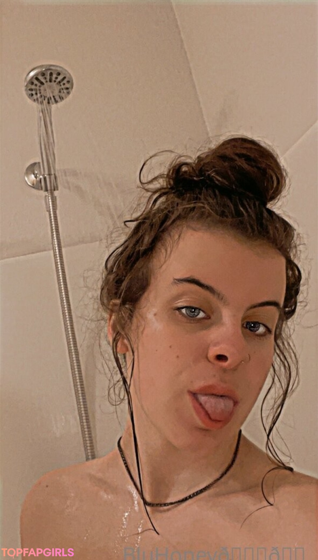 Foto desnuda filtrada de OnlyFans de Blufire999 #28 Foto desnuda filtrada de OnlyFans de Blufire999 #28