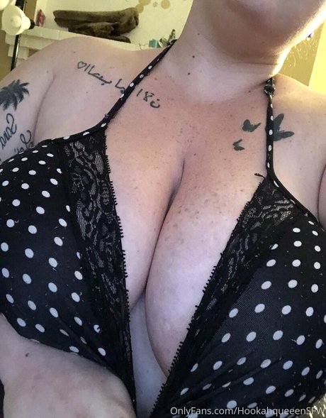 Foto desnuda filtrada de OnlyFans de Hookahqueeensfw