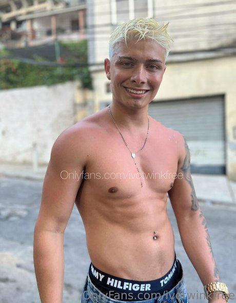 Foto desnuda filtrada de OnlyFans de Ivotwinkfree
