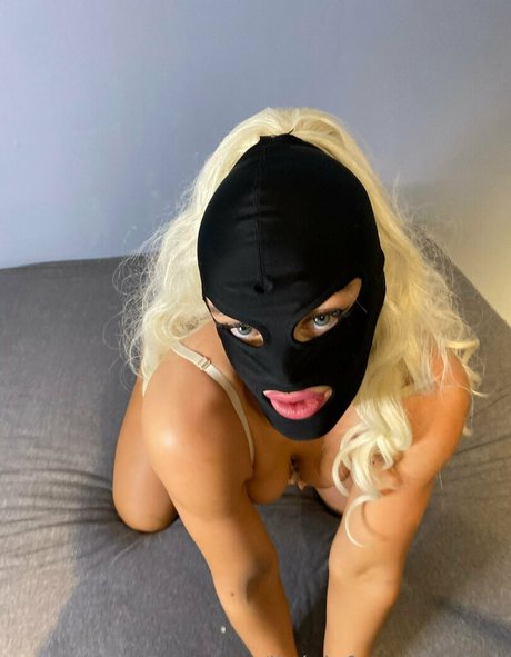 Foto desnuda filtrada de OnlyFans de Littlelofotengirlfree