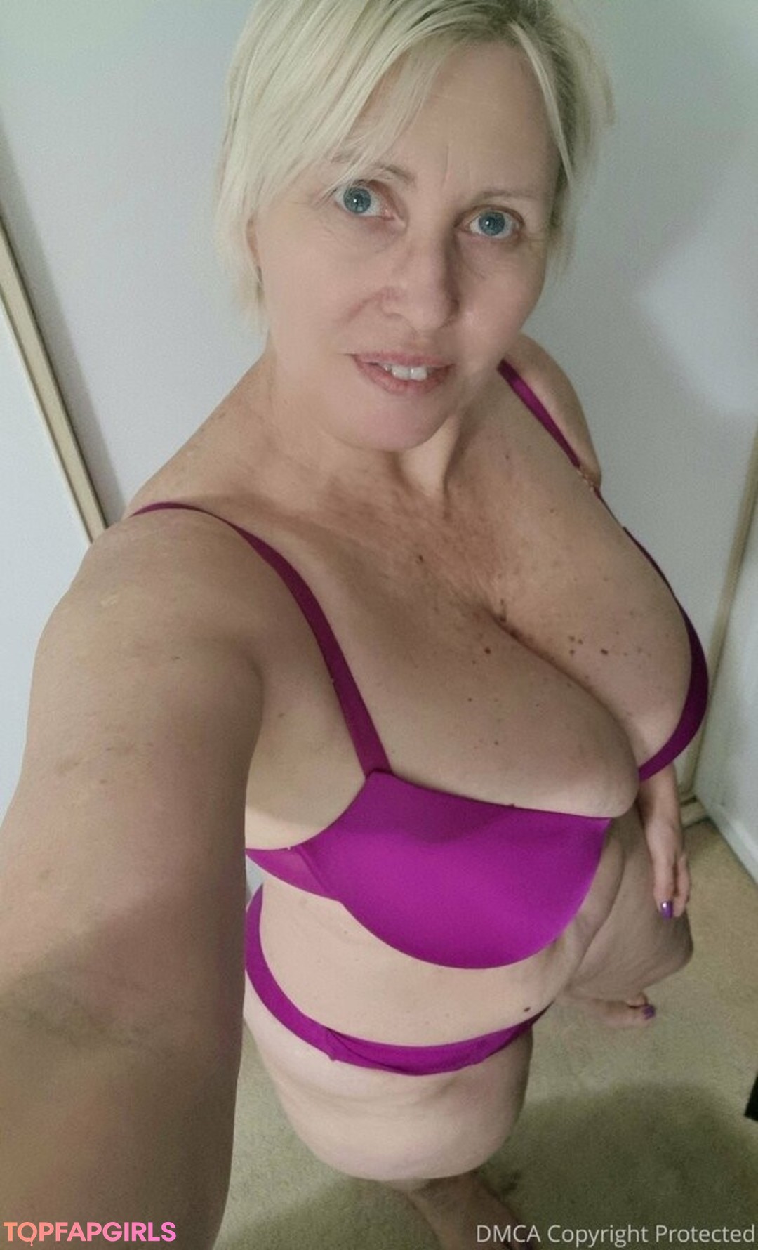 Foto desnuda filtrada de OnlyFans de Sexymatureaussielady #54 Foto desnuda filtrada de OnlyFans de Sexymatureaussielady #54