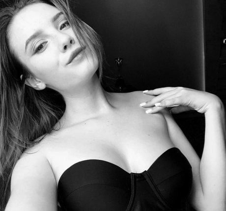 Foto desnuda filtrada de OnlyFans de Liliflower2002