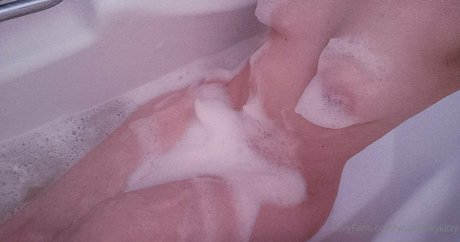 Foto desnuda filtrada de OnlyFans de Yourkinkykitty