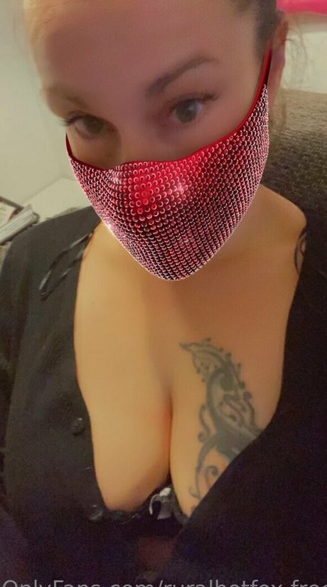 Ruralhotfoxfree