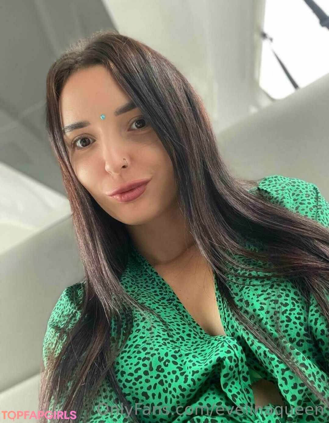 Foto desnuda filtrada de OnlyFans de Evelinaqueen #46 Foto desnuda filtrada de OnlyFans de Evelinaqueen #46