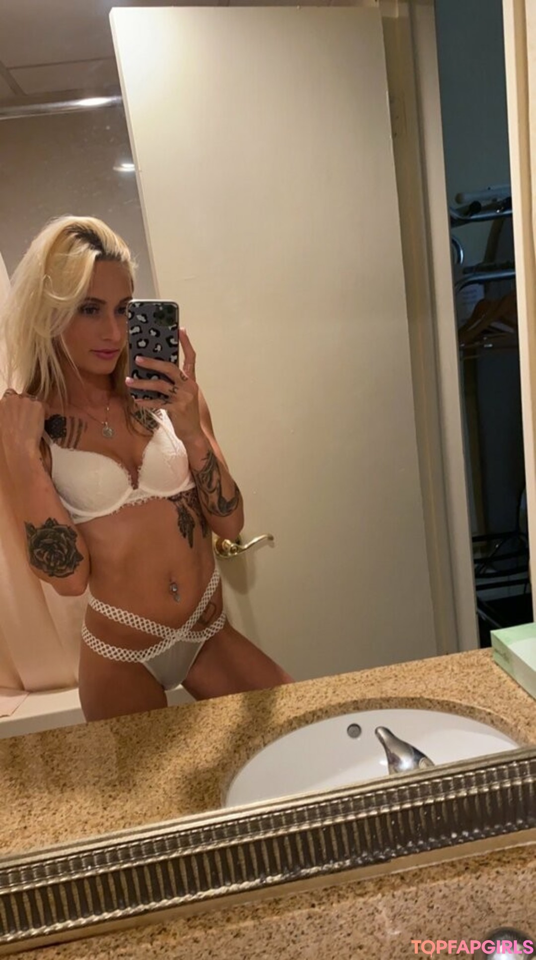 Foto desnuda filtrada de OnlyFans de Theonlybarbi2 #36 Foto desnuda filtrada de OnlyFans de Theonlybarbi2 #36