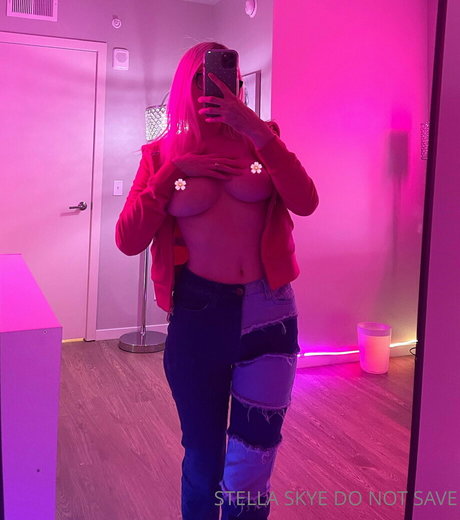Girlfriendstellaskye