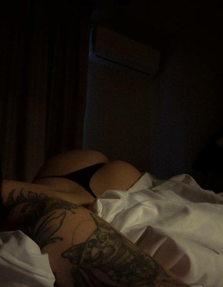 Foto desnuda filtrada de OnlyFans de Olesyaliberman