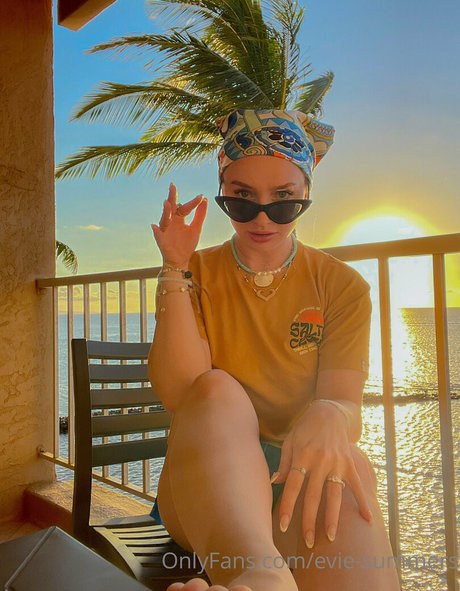 Evie-summers