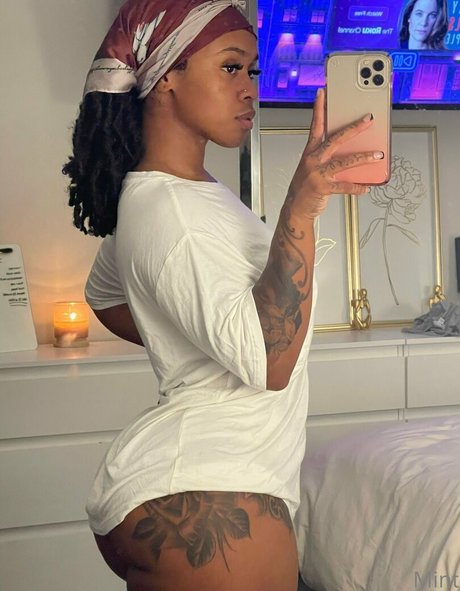 Therealbombshellmint