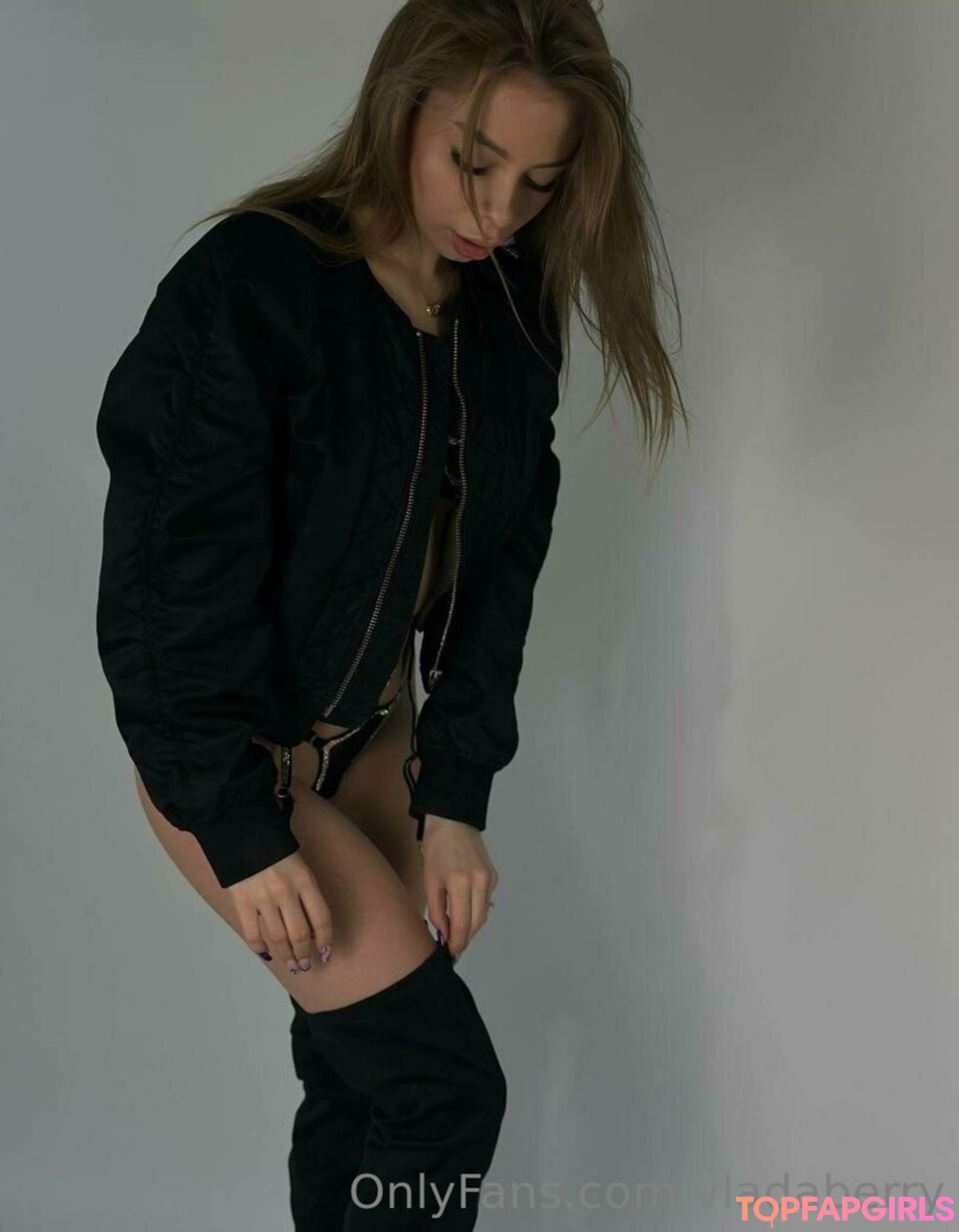 Foto desnuda filtrada de OnlyFans de Vladaberry #30 Foto desnuda filtrada de OnlyFans de Vladaberry #30