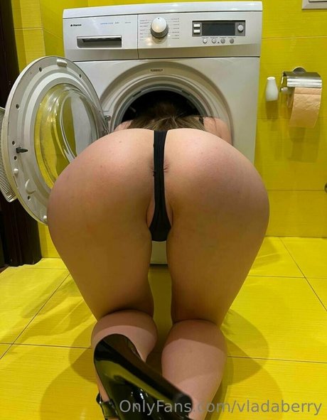 Foto desnuda filtrada de OnlyFans de Vladaberry