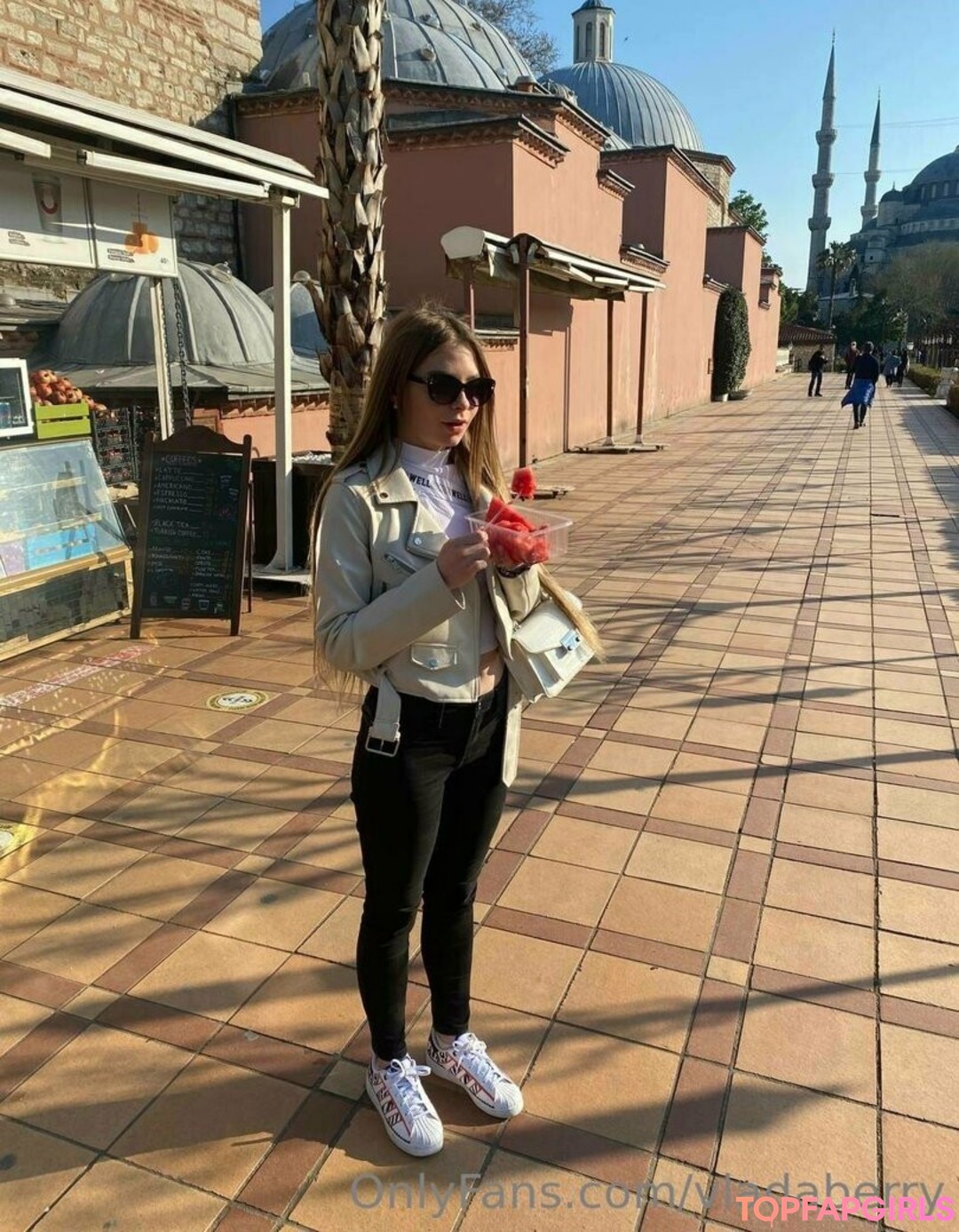 Foto desnuda filtrada de OnlyFans de Vladaberry #66 Foto desnuda filtrada de OnlyFans de Vladaberry #66