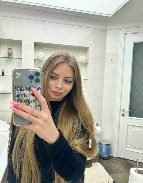 Foto desnuda filtrada de OnlyFans de Vladaberry