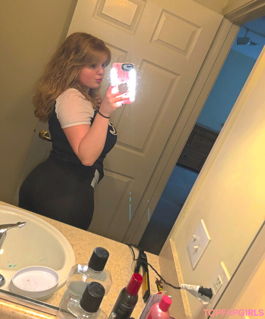 Foto desnuda filtrada de OnlyFans de Playwithtayyy #224 Foto desnuda filtrada de OnlyFans de Playwithtayyy #224