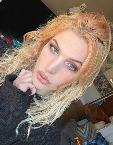 Foto desnuda filtrada de OnlyFans de Lilkittyjadee