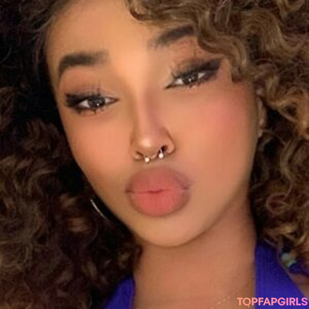 Foto desnuda filtrada de OnlyFans de Lovesicksavii #5 Foto desnuda filtrada de OnlyFans de Lovesicksavii #5