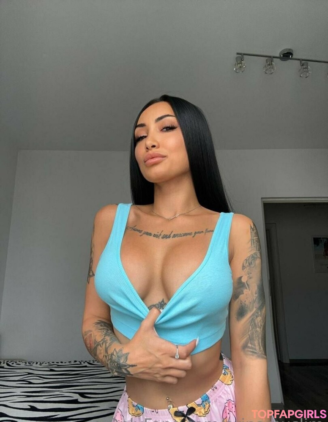 Foto desnuda filtrada de OnlyFans de Arinamuslim #372 Foto desnuda filtrada de OnlyFans de Arinamuslim #372