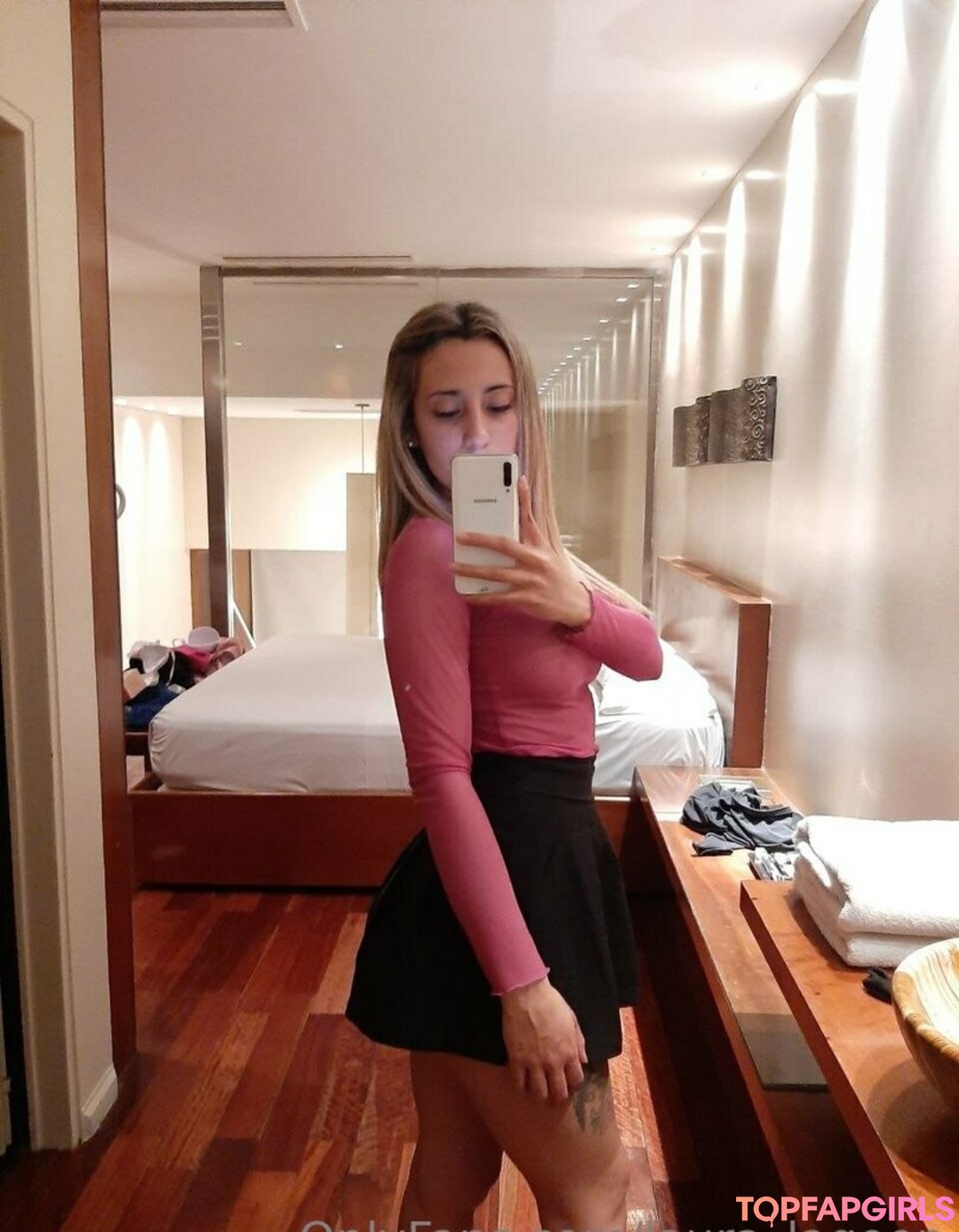 Foto desnuda filtrada de OnlyFans de Lauralagoon #117 Foto desnuda filtrada de OnlyFans de Lauralagoon #117