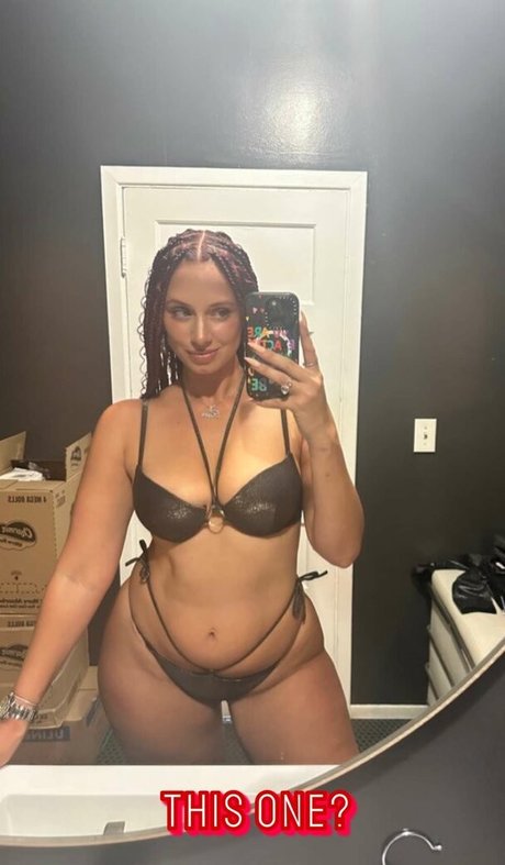 Foto desnuda filtrada de OnlyFans de Yesjulz