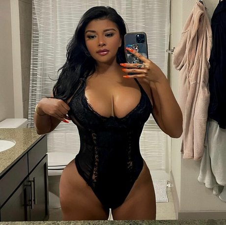 Foto desnuda filtrada de OnlyFans de Ceciliuh
