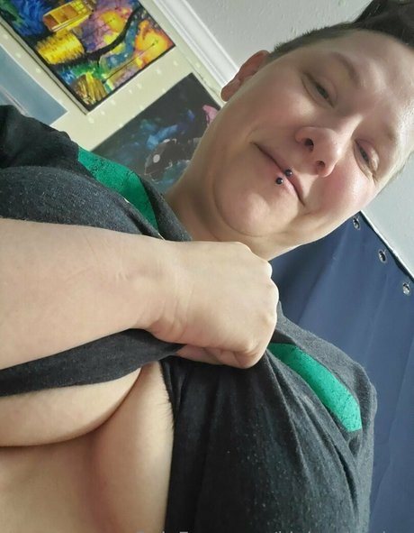 Foto desnuda filtrada de OnlyFans de Kinkywhovian