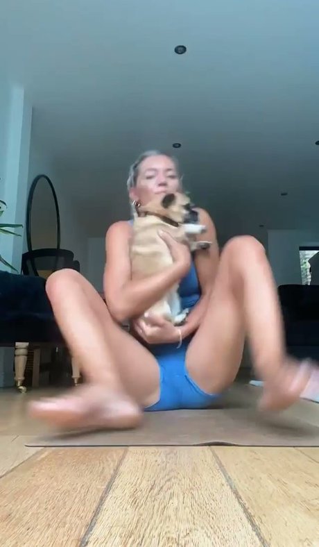 Foto desnuda filtrada de OnlyFans de Danni Menzies
