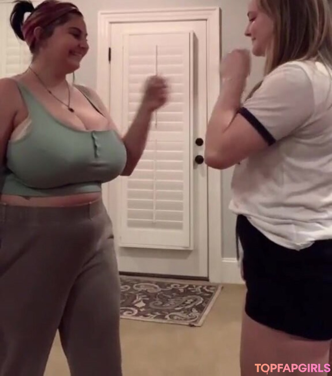 Foto desnuda filtrada de OnlyFans de Caroline Casbon #202 Foto desnuda filtrada de OnlyFans de Caroline Casbon #202