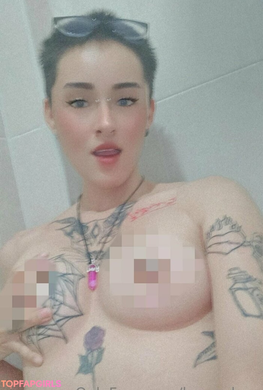Foto desnuda filtrada de OnlyFans de Loveaxlgnr #12 Foto desnuda filtrada de OnlyFans de Loveaxlgnr #12