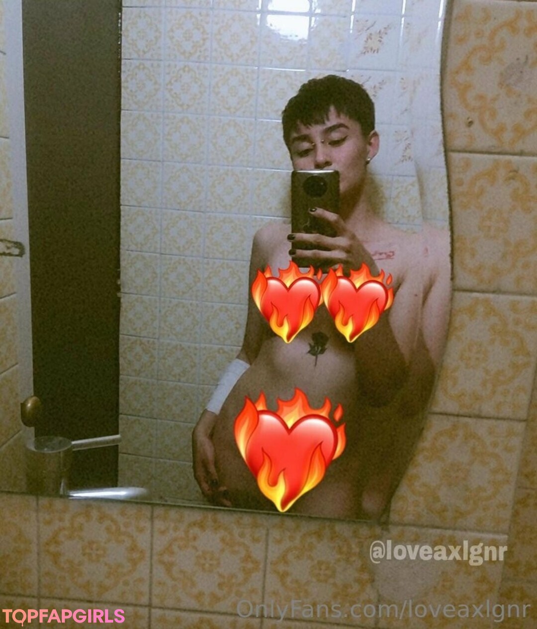 Foto desnuda filtrada de OnlyFans de Loveaxlgnr #5 Foto desnuda filtrada de OnlyFans de Loveaxlgnr #5