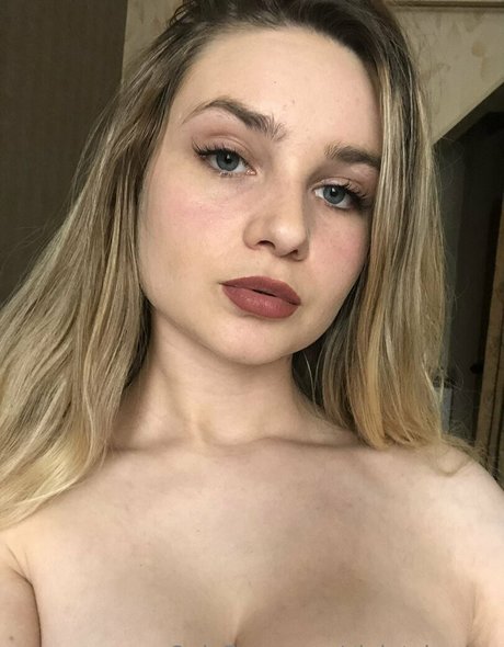 Foto desnuda filtrada de OnlyFans de Violetcherryy