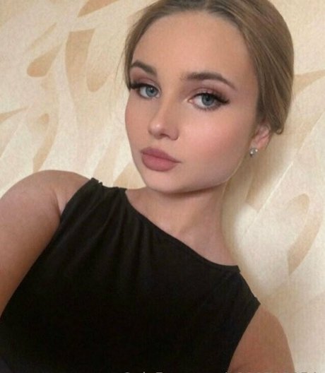 Foto desnuda filtrada de OnlyFans de Violetcherryy