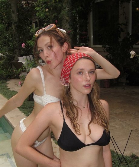 Iris Apatow