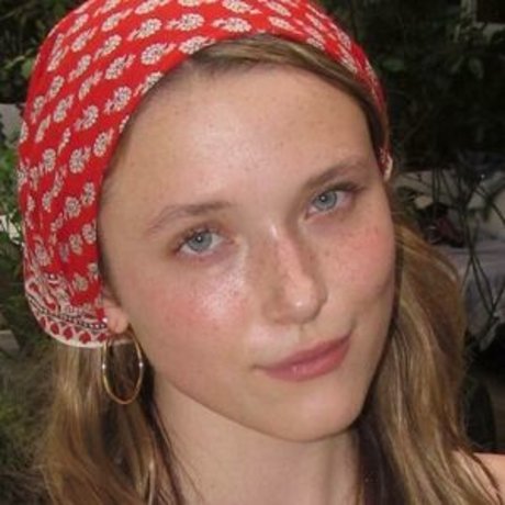Iris Apatow