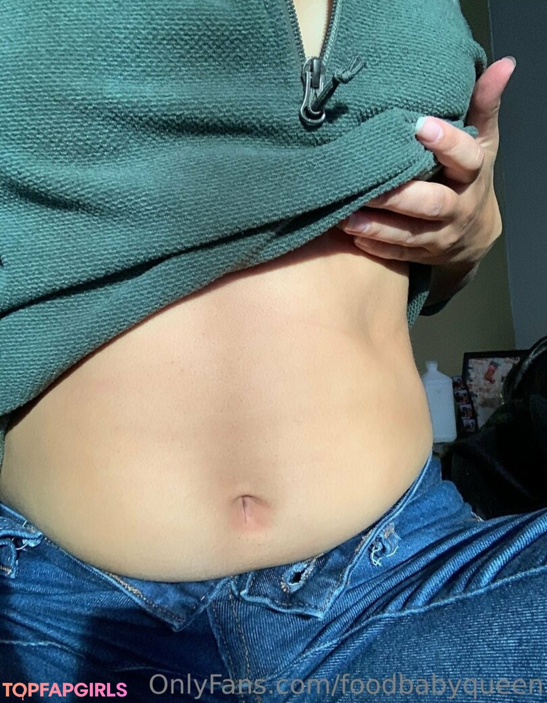 Foto desnuda filtrada de OnlyFans de Foodbabyqueen #72 Foto desnuda filtrada de OnlyFans de Foodbabyqueen #72