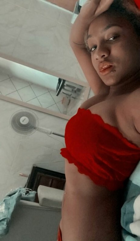 Foto desnuda filtrada de OnlyFans de Majulavieri