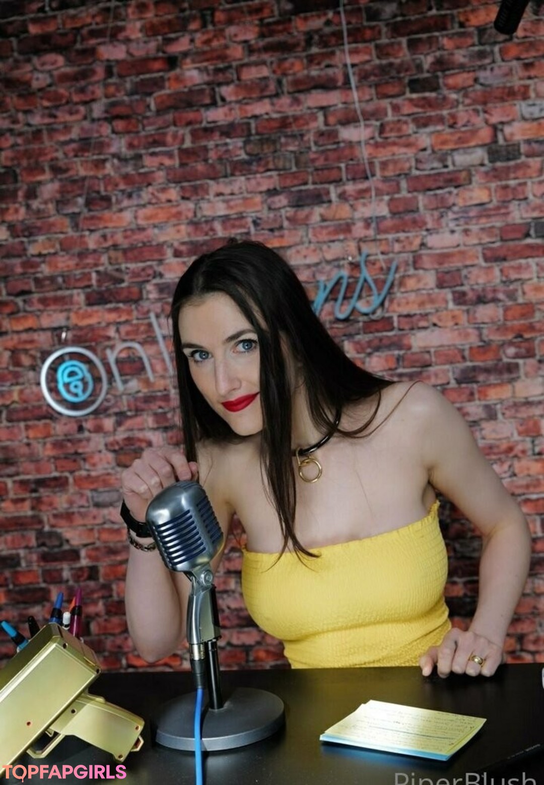 Foto desnuda filtrada de OnlyFans de Piperblushfree #52 Foto desnuda filtrada de OnlyFans de Piperblushfree #52