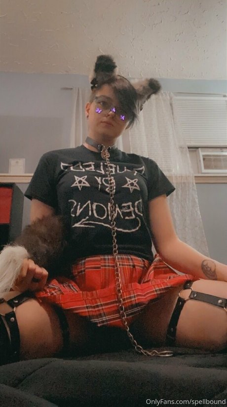 Foto desnuda filtrada de OnlyFans de Spellbound
