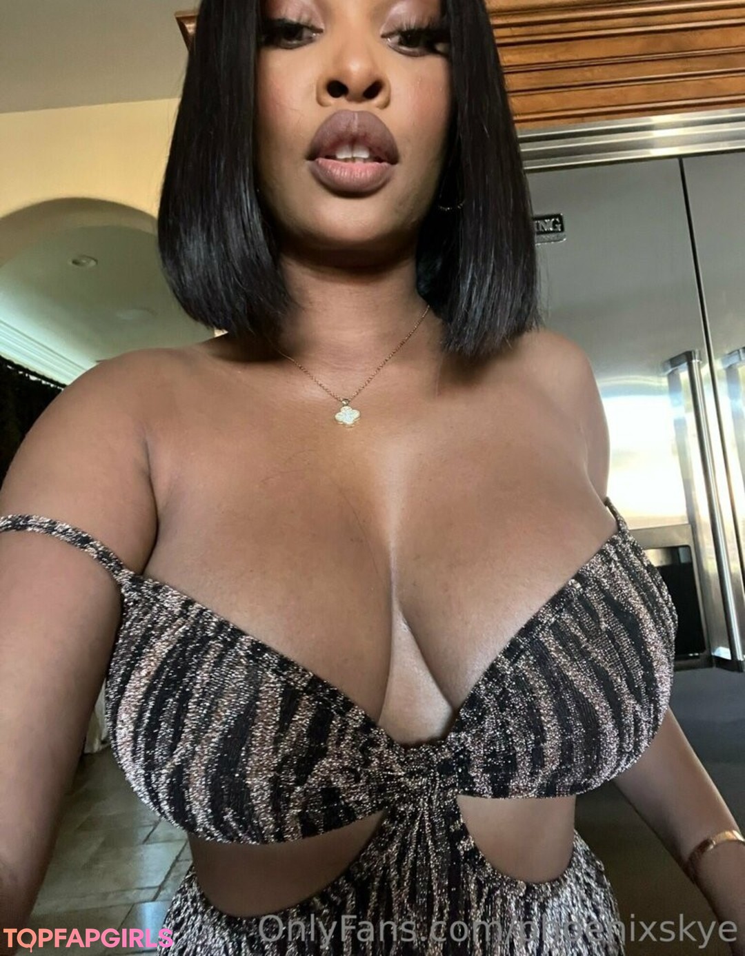 Foto desnuda filtrada de OnlyFans de Phoenixskye #211 Foto desnuda filtrada de OnlyFans de Phoenixskye #211