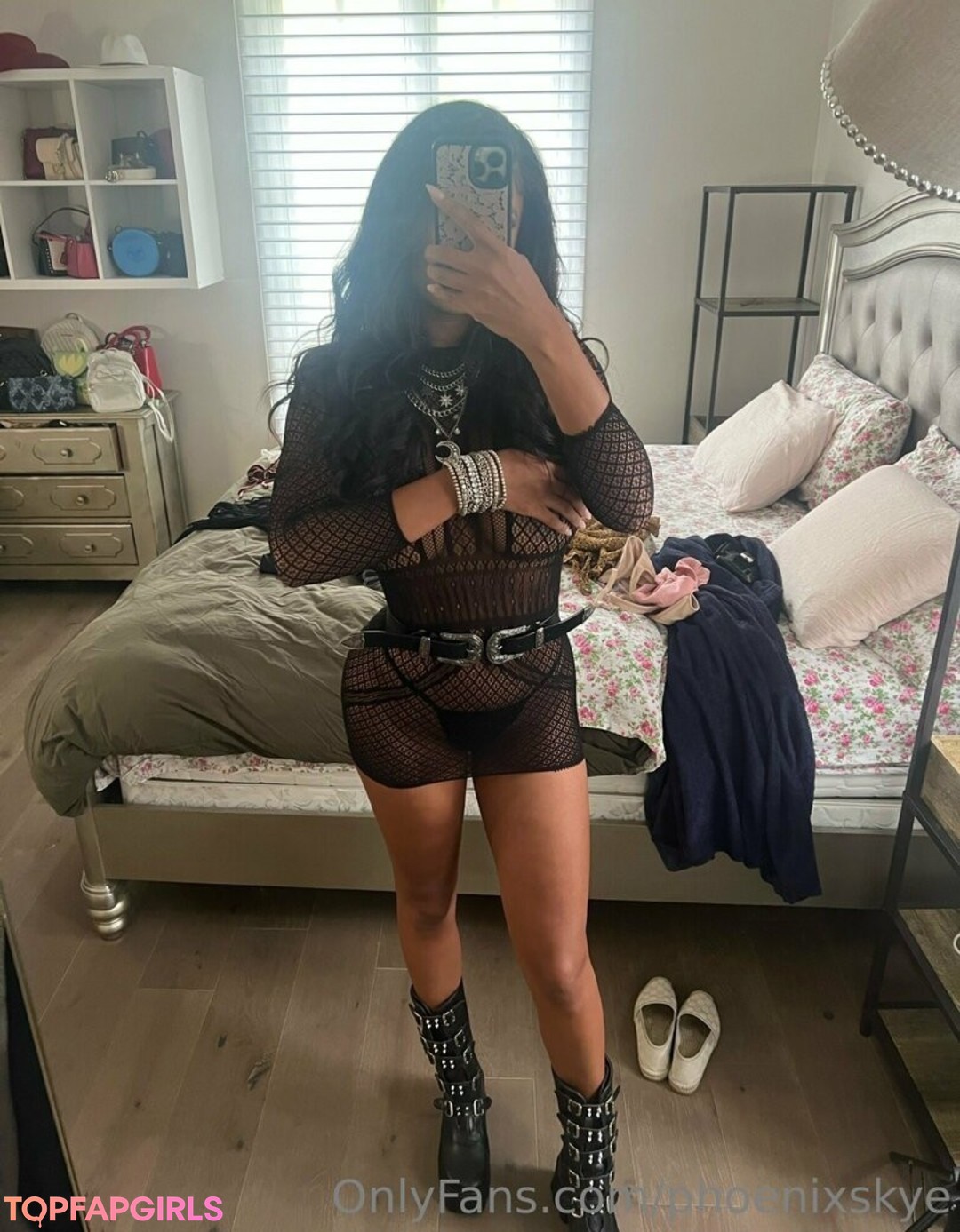 Foto desnuda filtrada de OnlyFans de Phoenixskye #242 Foto desnuda filtrada de OnlyFans de Phoenixskye #242