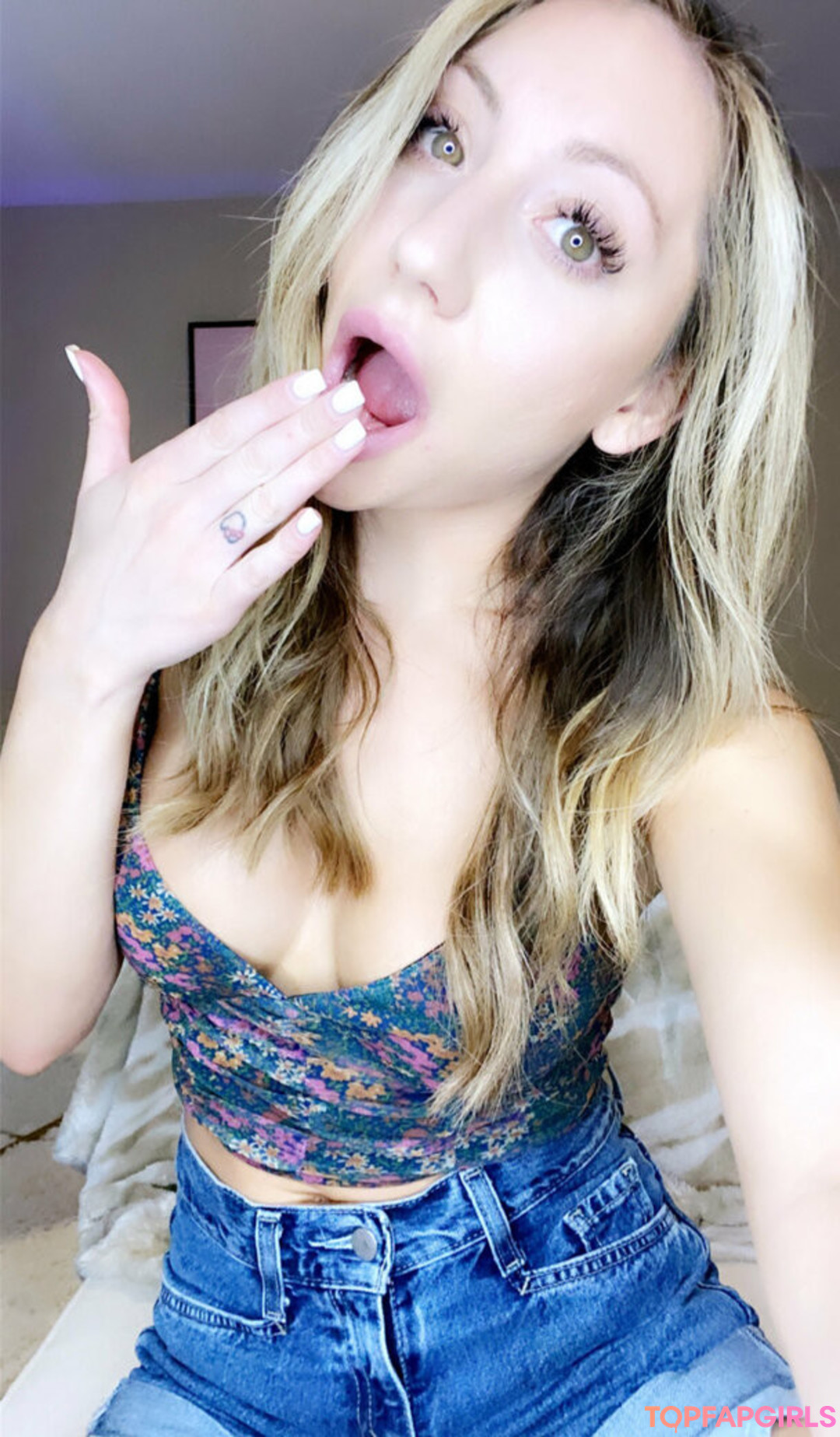Foto desnuda filtrada de OnlyFans de Haleybrooks18 #257 Foto desnuda filtrada de OnlyFans de Haleybrooks18 #257