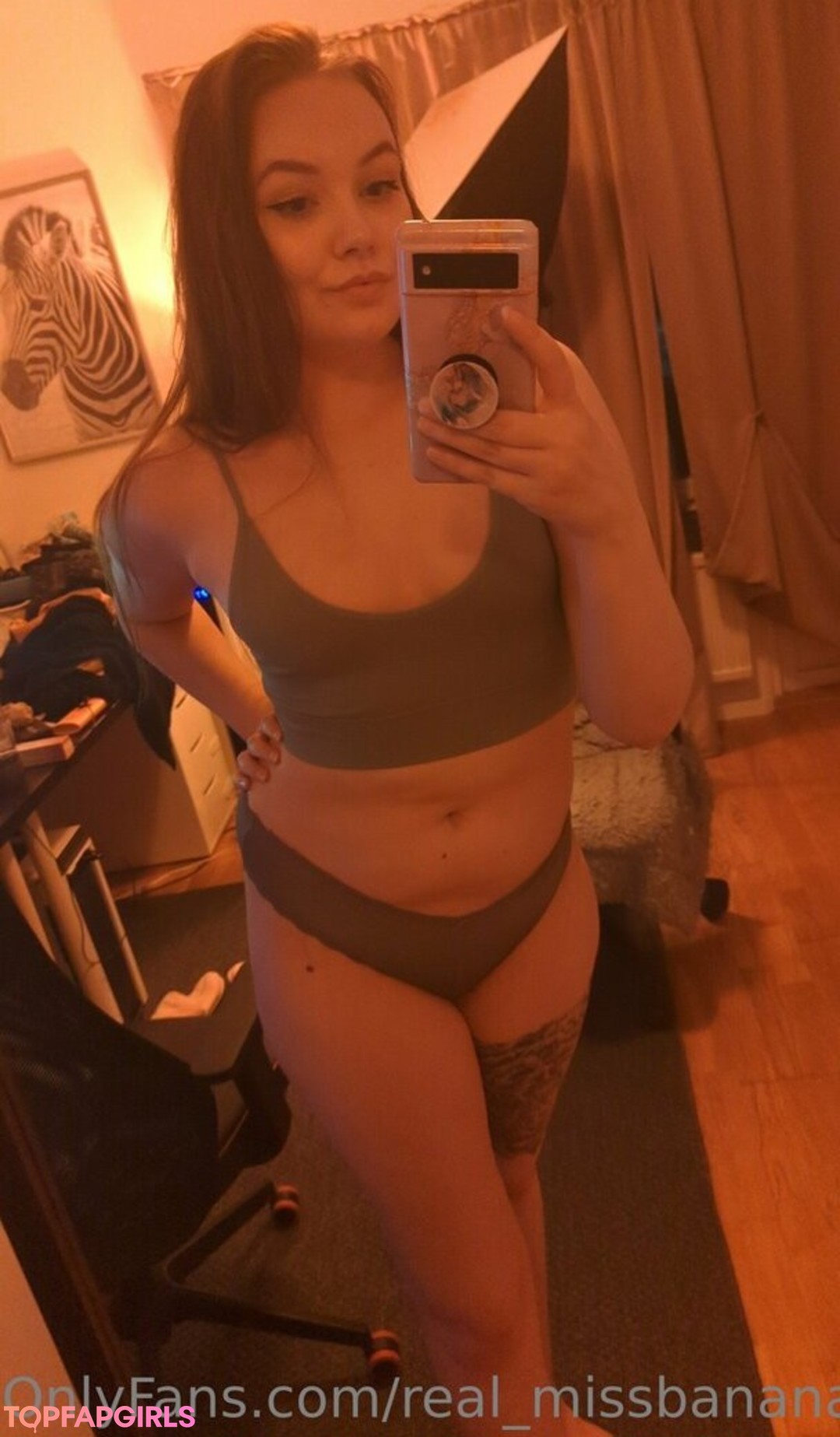 Foto desnuda filtrada de OnlyFans de Realmissbanana #147 Foto desnuda filtrada de OnlyFans de Realmissbanana #147